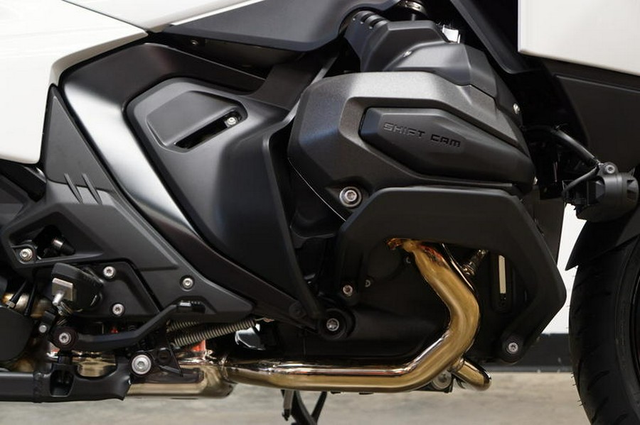 2026 BMW R 1300 RT Alpine White 3