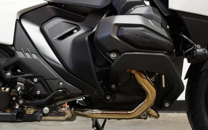 2026 BMW R 1300 RT Alpine White 3