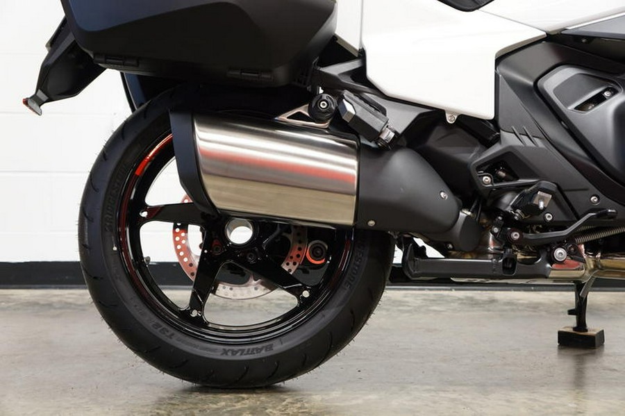 2026 BMW R 1300 RT Alpine White 3