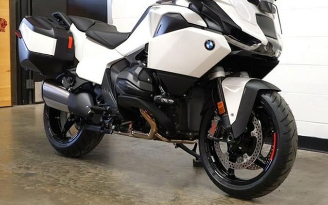 2026 BMW R 1300 RT Alpine White 3