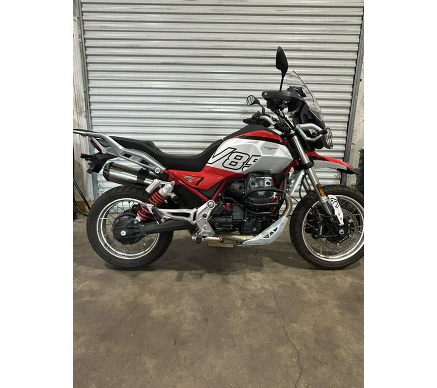 2025 Moto Guzzi V85 TT