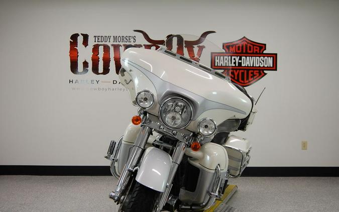 2008 Harley-Davidson® FLHTCUSE3 - CVO™ Ultra Classic® Screamin' Eagle® Electra Glide®