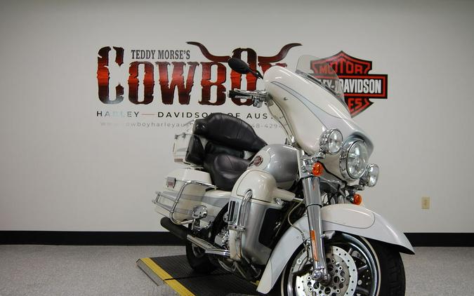 2008 Harley-Davidson® FLHTCUSE3 - CVO™ Ultra Classic® Screamin' Eagle® Electra Glide®