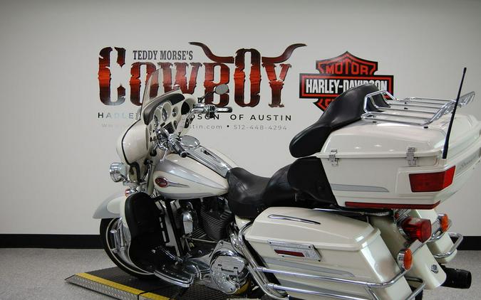 2008 Harley-Davidson® FLHTCUSE3 - CVO™ Ultra Classic® Screamin' Eagle® Electra Glide®