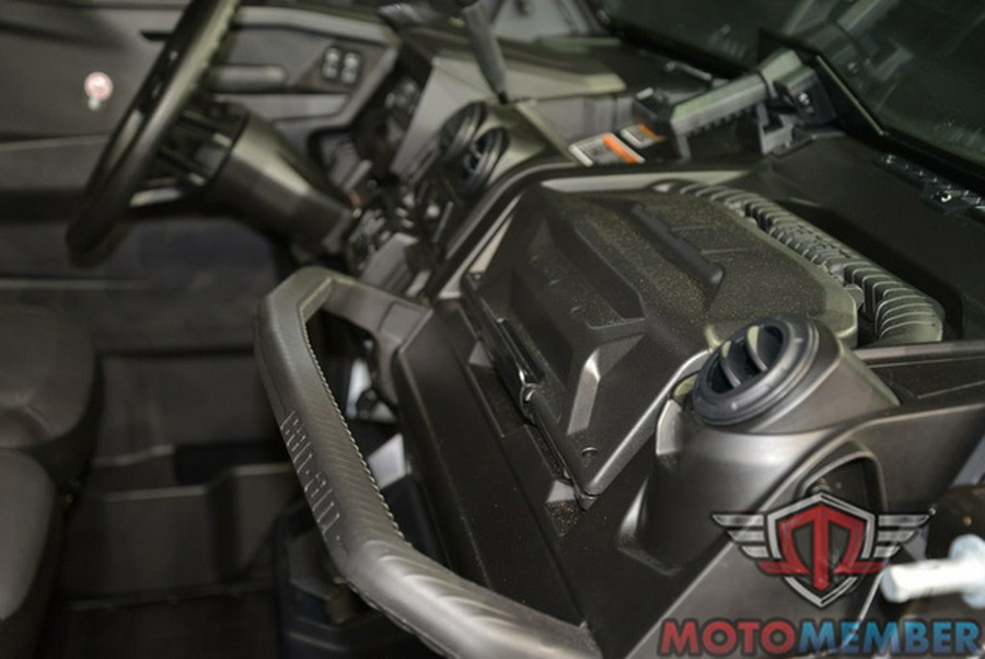 2025 Can-Am Defender PRO Limited HD 10