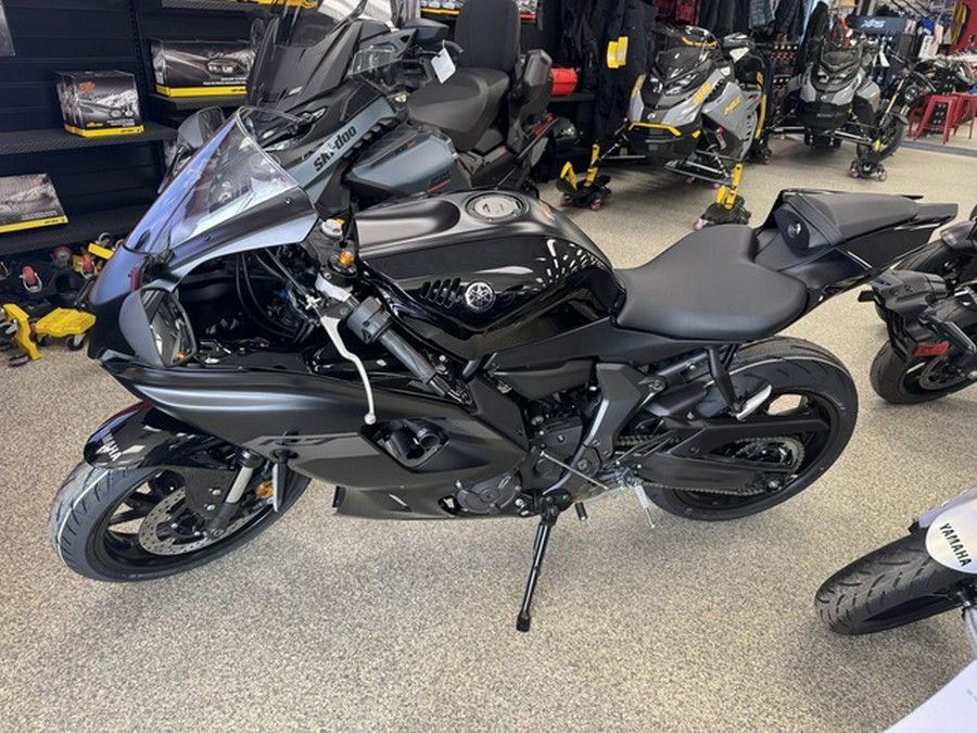 2025 Yamaha YZF R7
