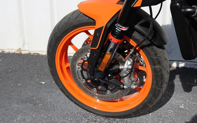 2022 KTM 890 Duke GP