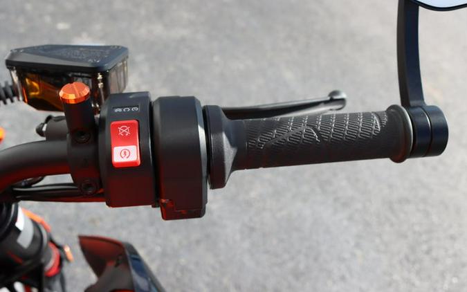 2022 KTM 890 Duke GP