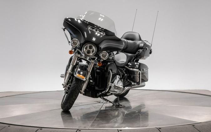 2016 HARLEY-DAVIDSON FLHTKL ULTRA LIMITED LOW in Vivid Black
