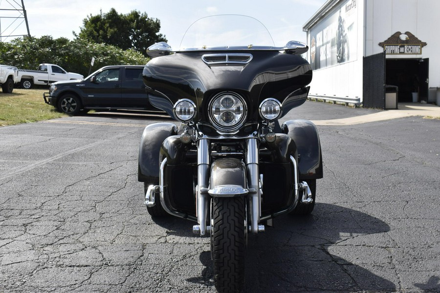 2020 Harley-Davidson Tri Glide Ultra River Rock Gray/Vivid Black