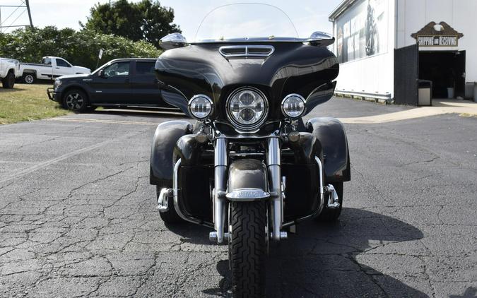 2020 Harley-Davidson Tri Glide Ultra River Rock Gray/Vivid Black