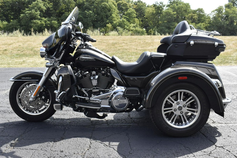 2020 Harley-Davidson Tri Glide Ultra River Rock Gray/Vivid Black