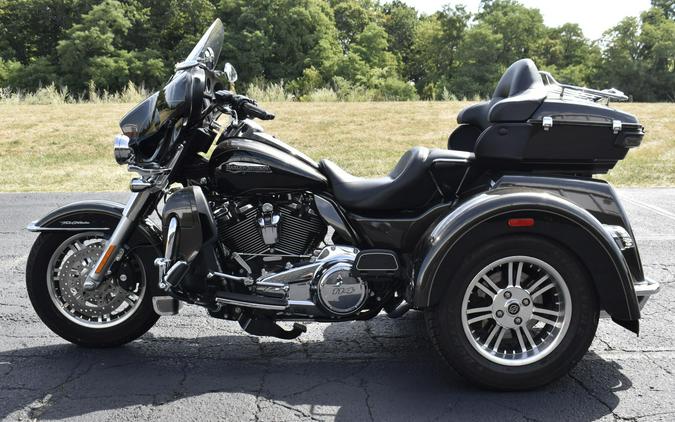 2020 Harley-Davidson Tri Glide Ultra River Rock Gray/Vivid Black
