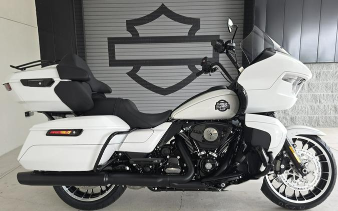 2026 Harley-Davidson® Road Glide Limited White Onyx Pearl Black Trim