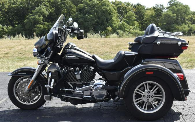 2020 Harley-Davidson Tri Glide Ultra River Rock Gray/Vivid Black