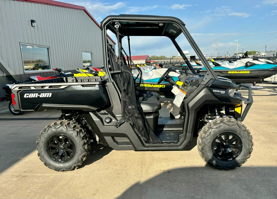 2024 Can-Am™ Defender XT HD9