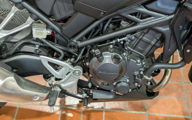 2025 Honda CB300R ABS