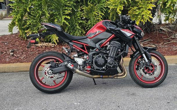 2024 Kawasaki Z900 ABS Candy Persimmon RedEbony