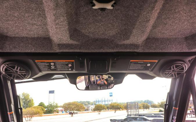 2026 Can-Am® Defender MAX Limited HD11 Desert Tan & Carbon Black