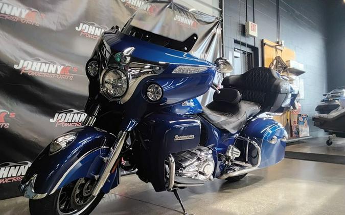 2017 Indian Roadmaster Icon Blue Sapphire & Brilliant Blue Willow Green Over Ivory Cream