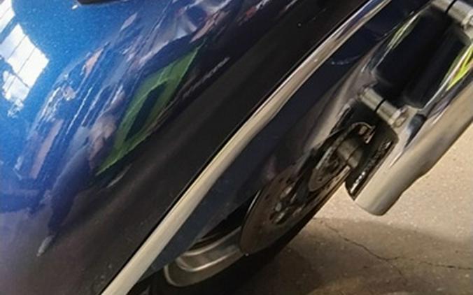 2017 Indian Roadmaster Icon Blue Sapphire & Brilliant Blue Willow Green Over Ivory Cream
