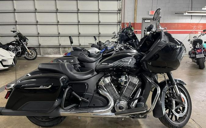 2021 Indian Motorcycle® Challenger® Limited Thunder Black Pearl