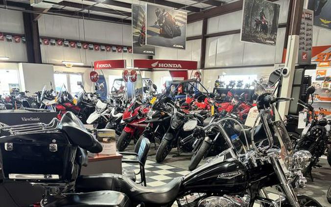 2005 Harley-Davidson® FLHRCI - Road King® Classic