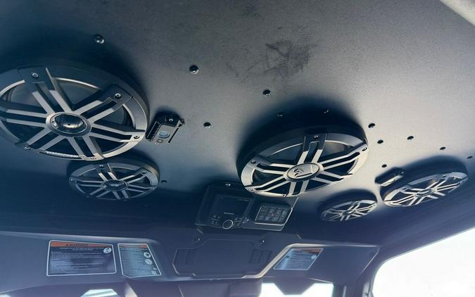 2026 Can-Am® Defender MAX DPS CAB HD10