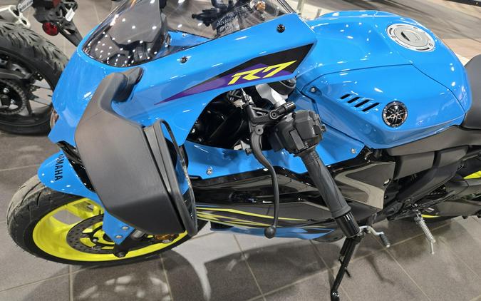 2026 YAMAHA YZFR7