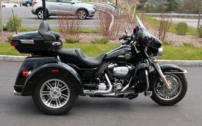 2023 Harley-Davidson Tri Glide Ultra FLHTCUTG