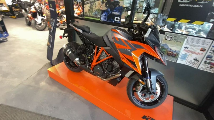 2024 KTM 1290 Super Duke GT