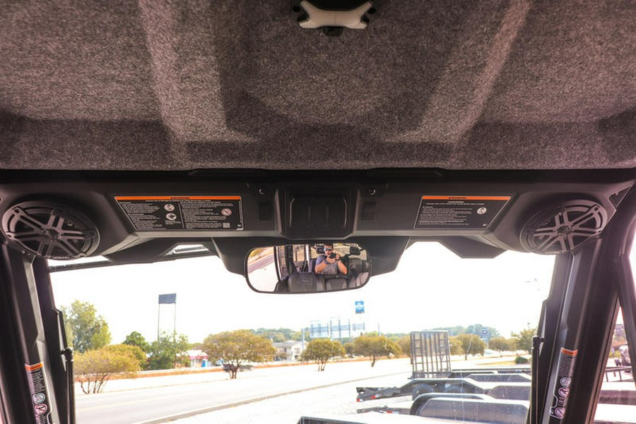 2026 Can-Am® Defender MAX Limited HD11 Desert Tan & Carbon Black