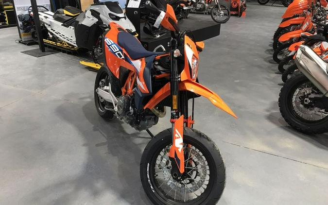 2024 KTM 690 SMC R