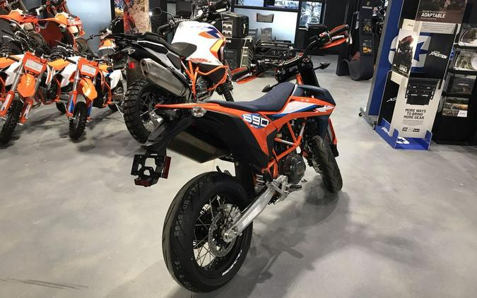 2024 KTM 690 SMC R