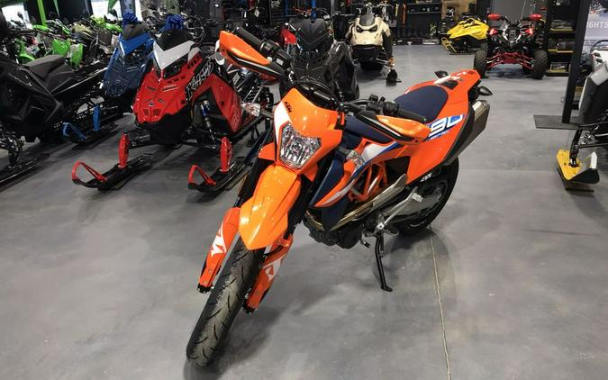 2024 KTM 690 SMC R