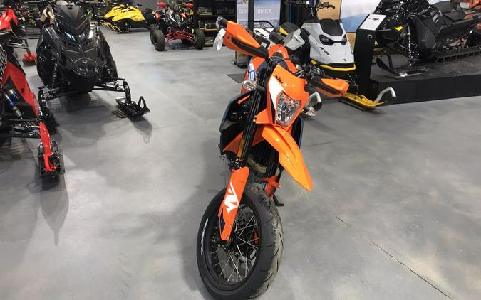 2024 KTM 690 SMC R