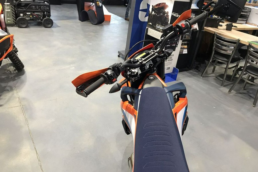 2024 KTM 690 SMC R