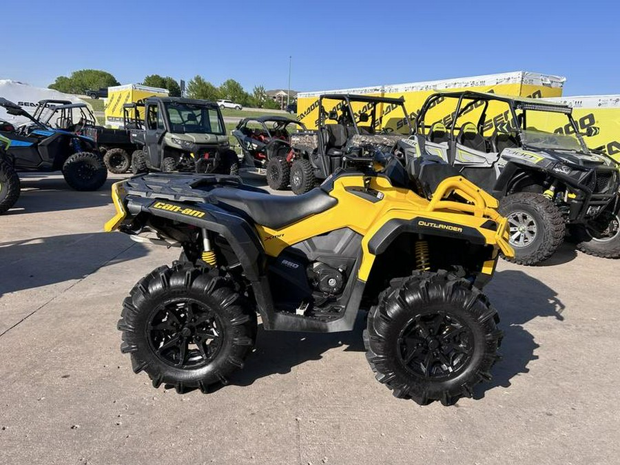 2021 Can-Am® Outlander X mr 850 Neo Yellow & Black