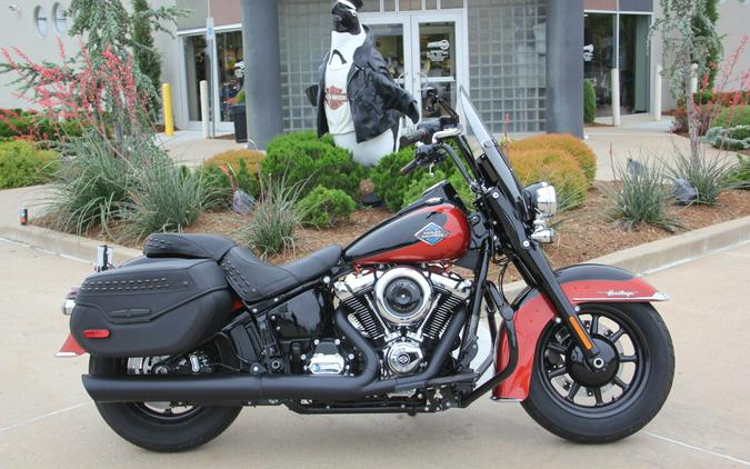 2025 Harley-Davidson Heritage Classic Whiskey Fire / Vivid Black w/Cast Wheels