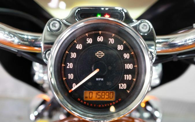 2016 Harley-Davidson 1200 Custom