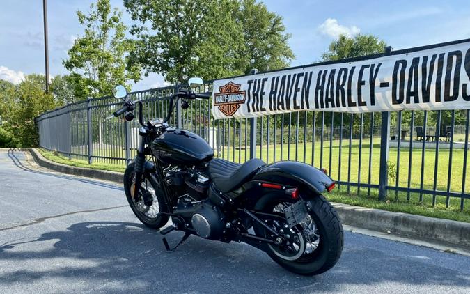 2018 Harley-Davidson® Street Bob® Vivid Black