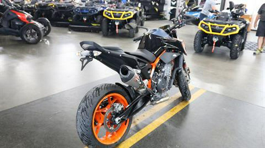 2023 KTM 890 Duke R