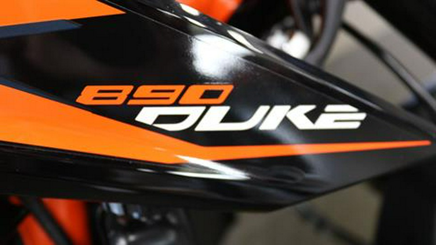 2023 KTM 890 Duke R