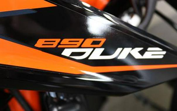 2023 KTM 890 Duke R