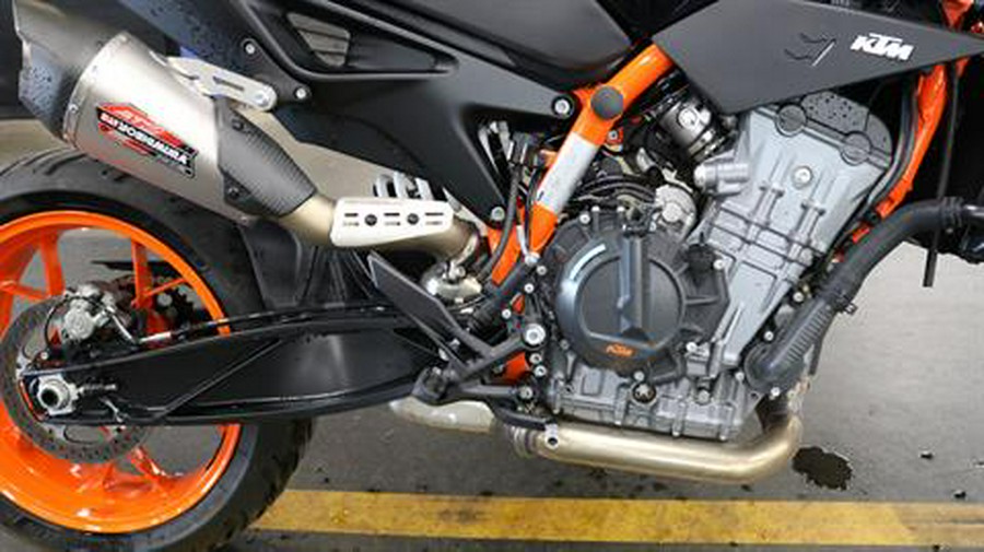 2023 KTM 890 Duke R