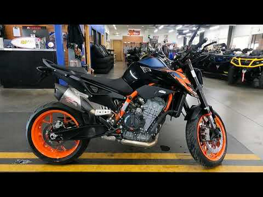 2023 KTM 890 Duke R