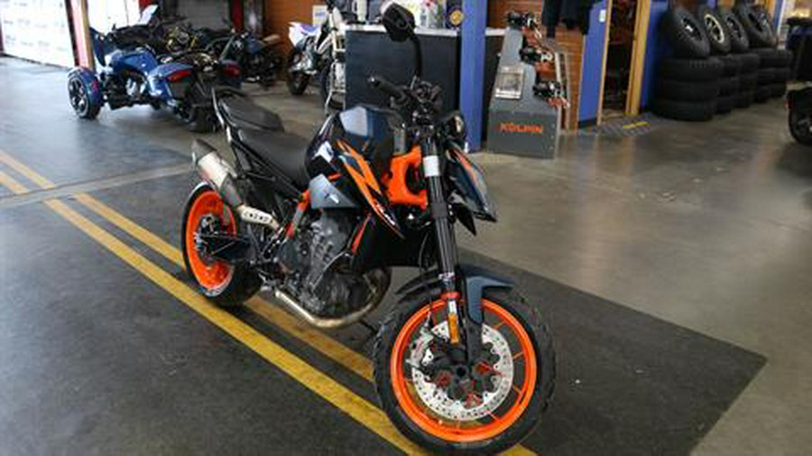 2023 KTM 890 Duke R