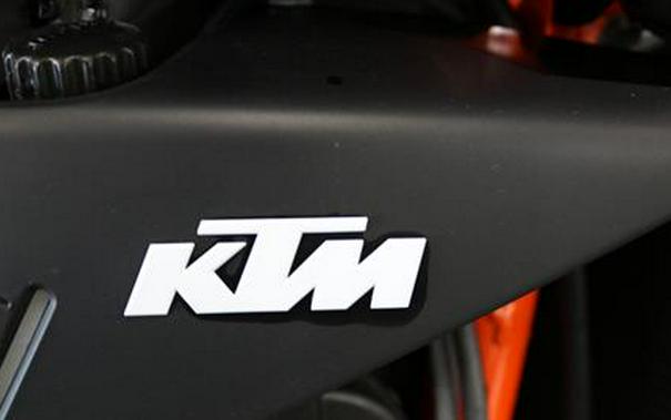 2023 KTM 890 Duke R