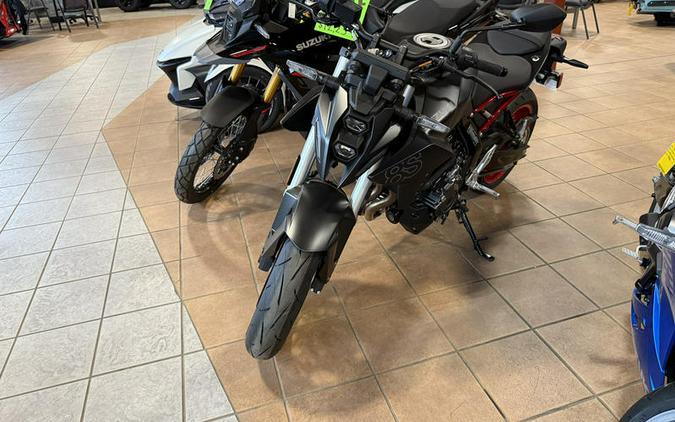 2025 Suzuki GSX-8S