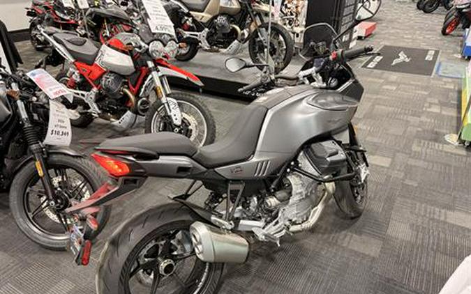 2025 Moto Guzzi V100 Mandello